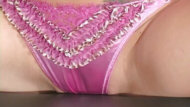 Mẹ tóc sex nhanh trên cả bốn chân.