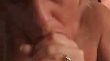 Cô bé tán tỉnh sex hay nhanh và chạm vào mình