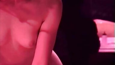 Gái nhỏ xoay cố gắng để fuck sexx nhanh cách để mô hình